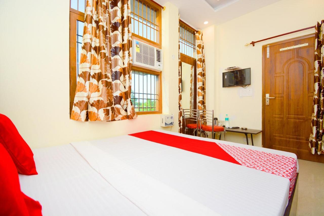 Oyo Flagship 38733 The Sai Palace Panchkula Buitenkant foto